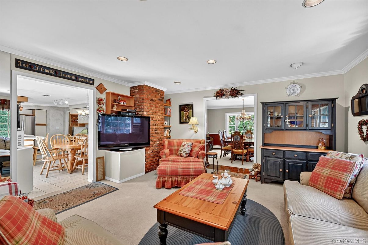 Dining room, Interior, Living room, Recessed Lighting