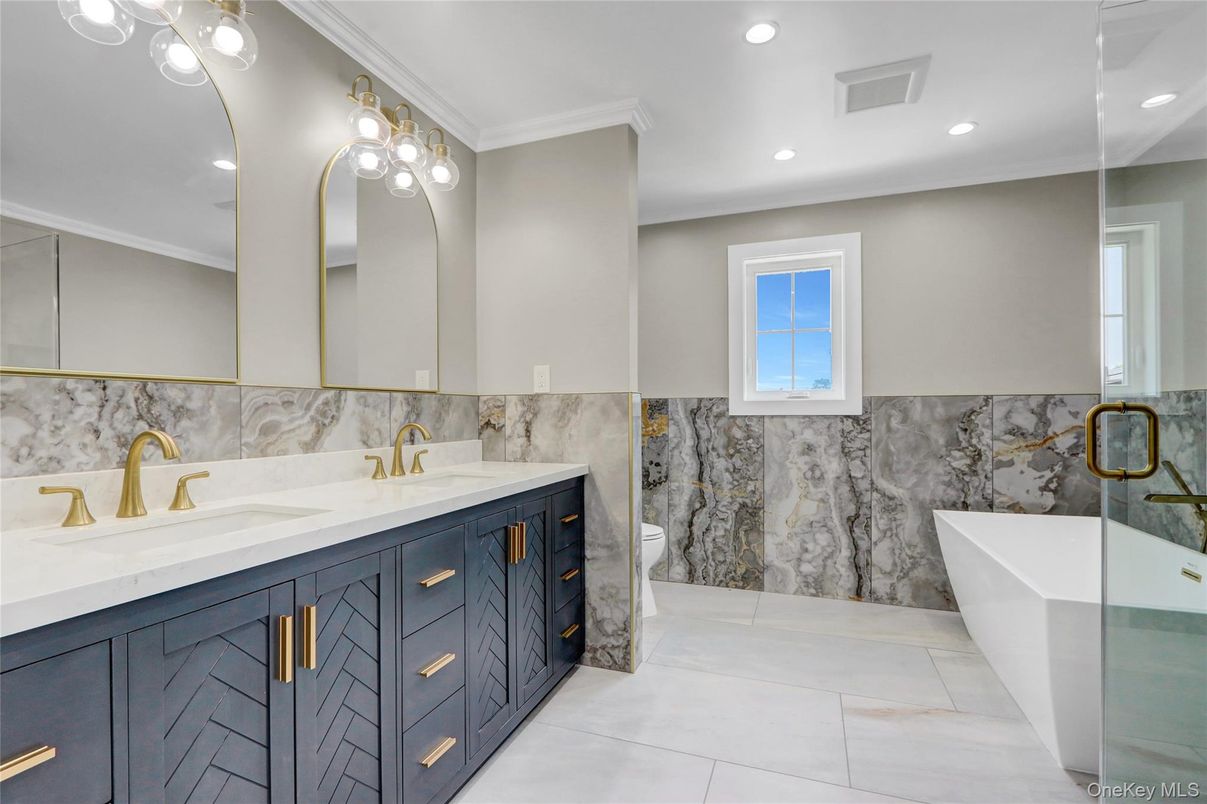 Bathroom, Dual Sink Vanities, Free Standing Baths, Interior, Recessed Lighting