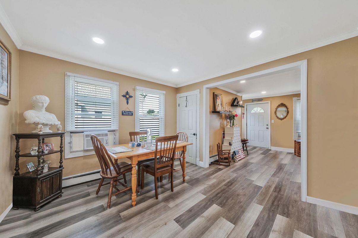 Dining room, Interior, Recessed Lighting, Wood Texture Flooring
