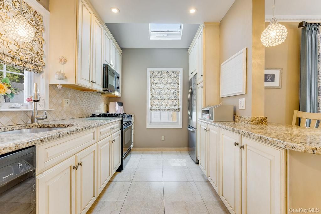 Interior, Kitchen, Pendant Lights, Recessed Lighting