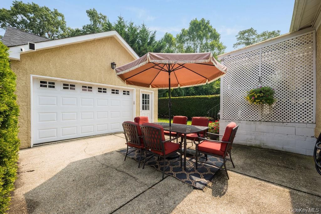 Detached Garage, Exterior