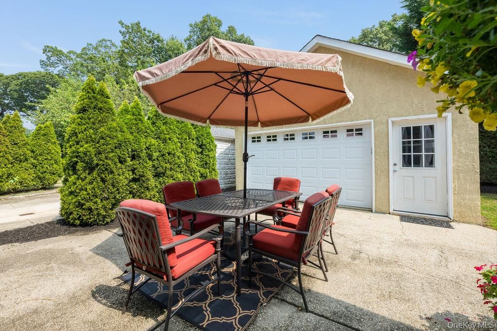 Detached Garage, Exterior