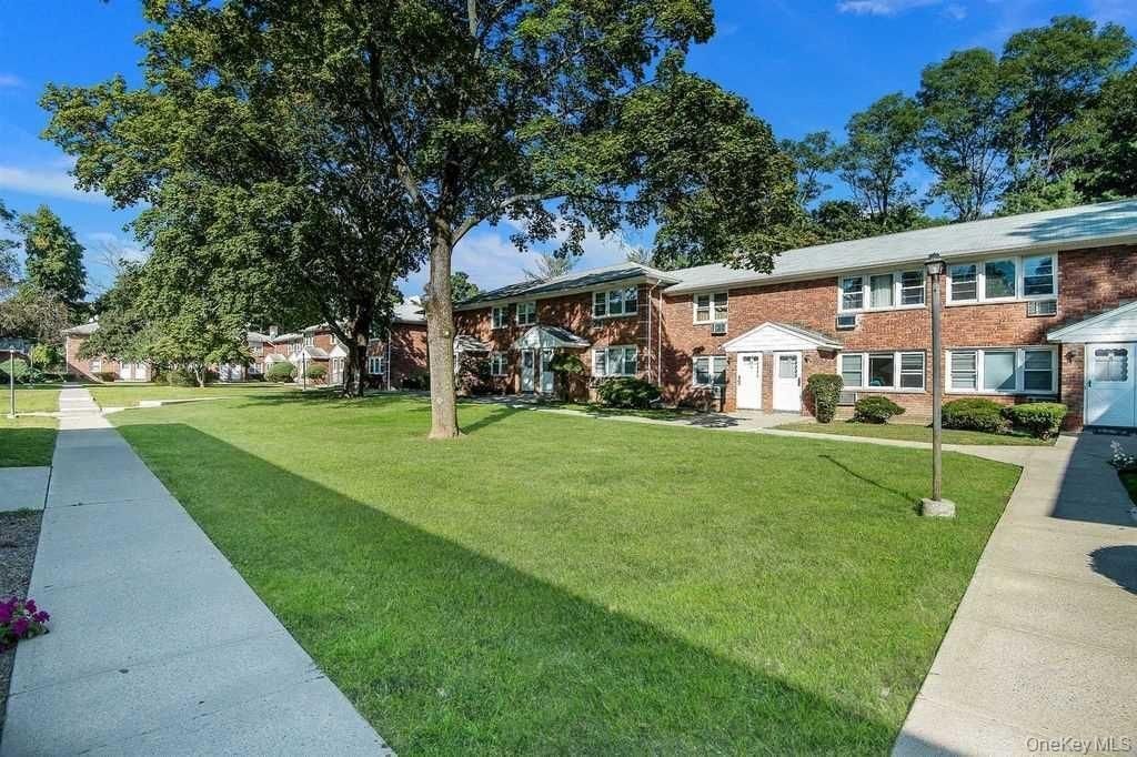 Backyard, Exterior, Facade, Brick Facade, Georgian