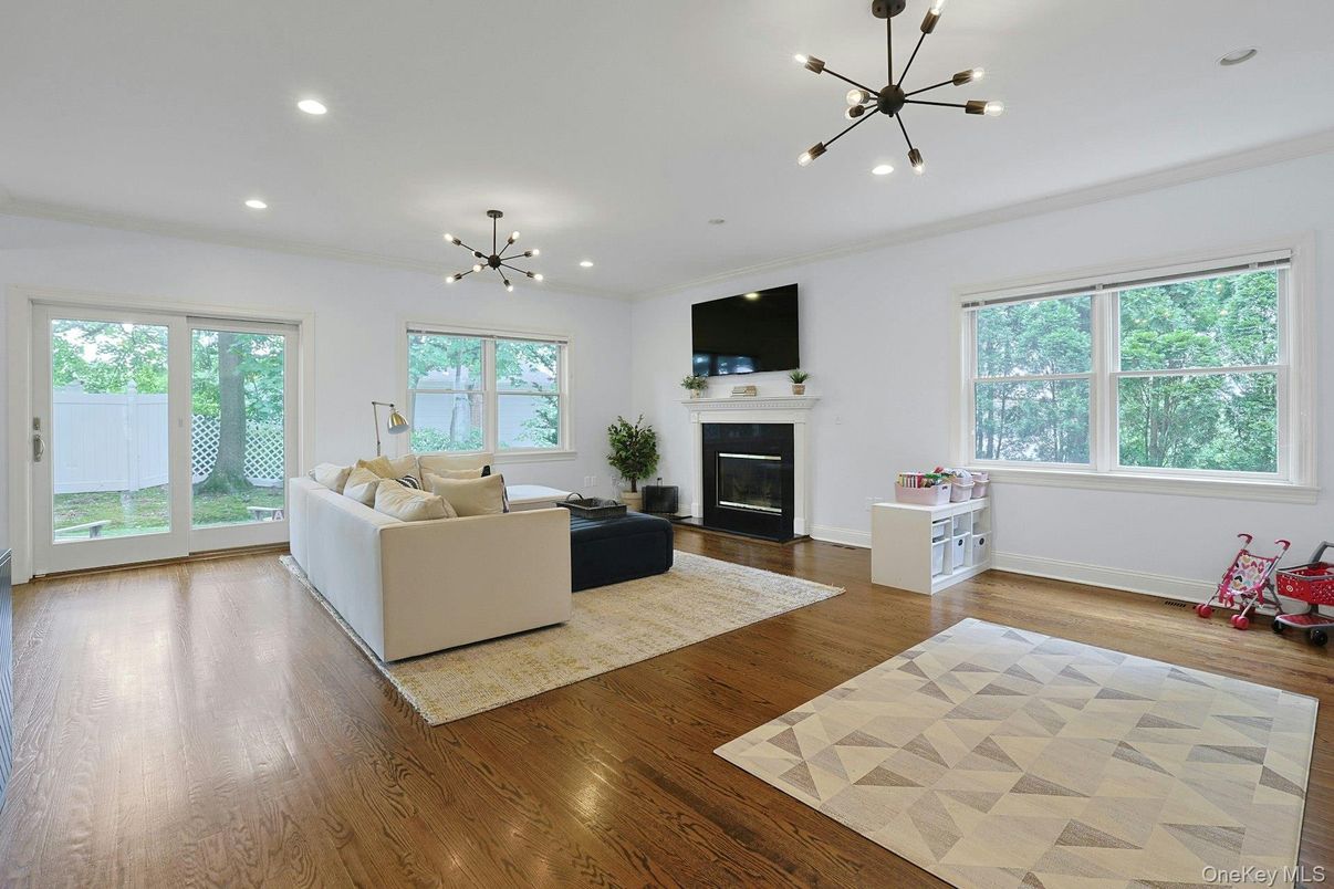Fireplace, Interior, Living room, Pendant Lights, Recessed Lighting, Wood Texture Flooring