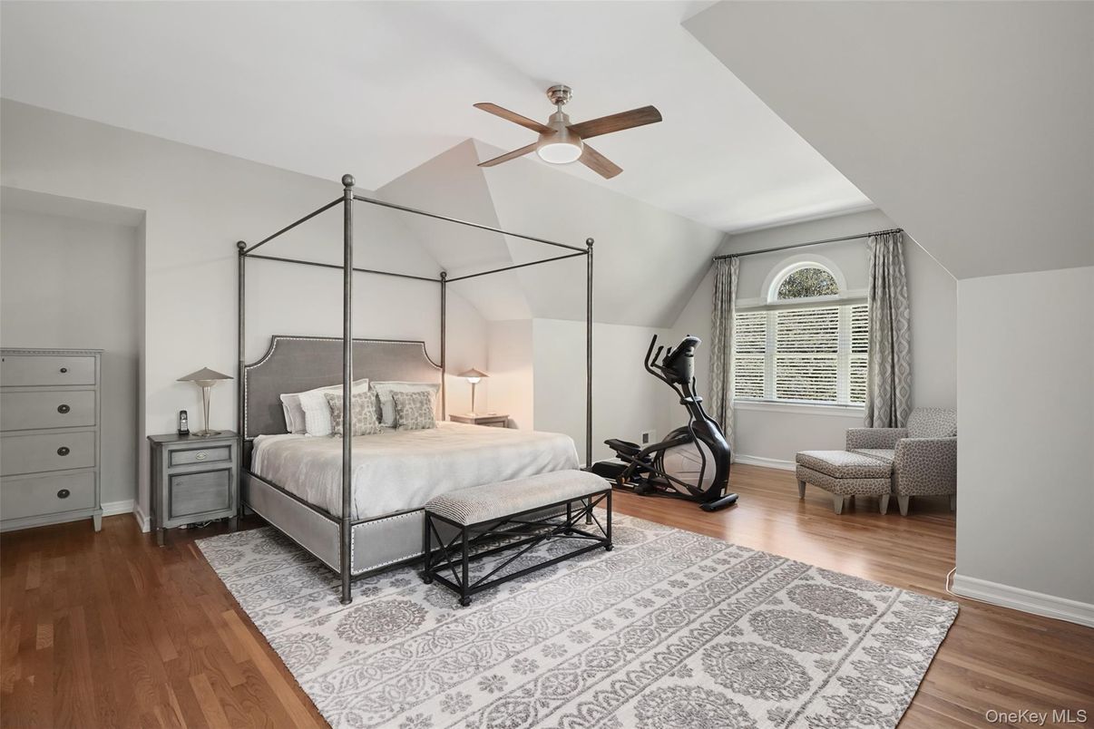 Bedroom, Fitness Equipment, Interior, Wood Texture Flooring