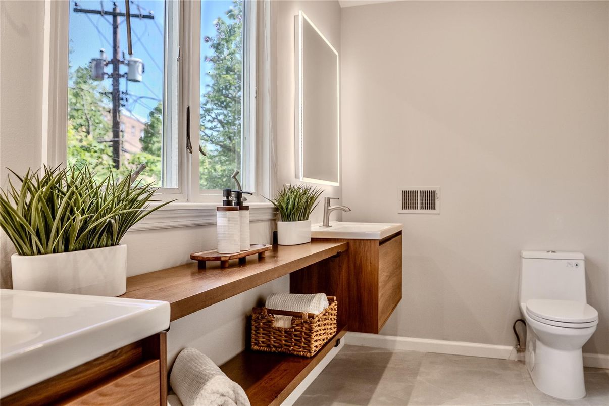 Bathroom, Interior