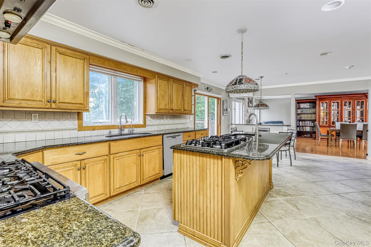 Dining room, Interior, Kitchen, Pendant Lights, Recessed Lighting