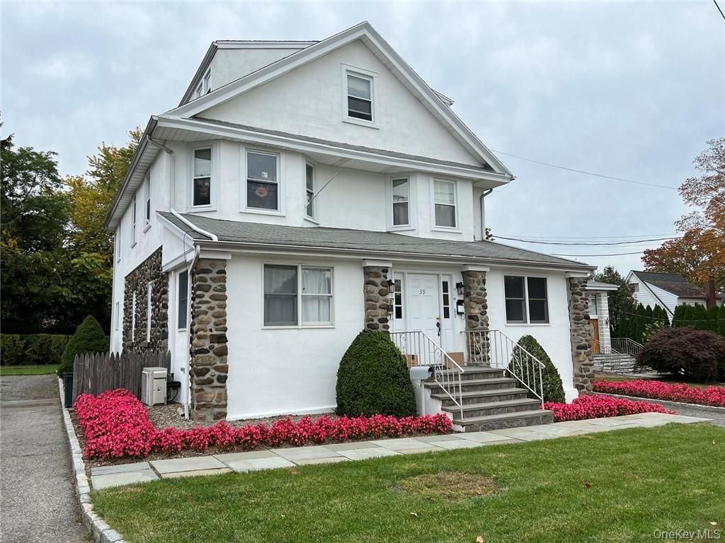 Exterior, Facade, Farmhouse