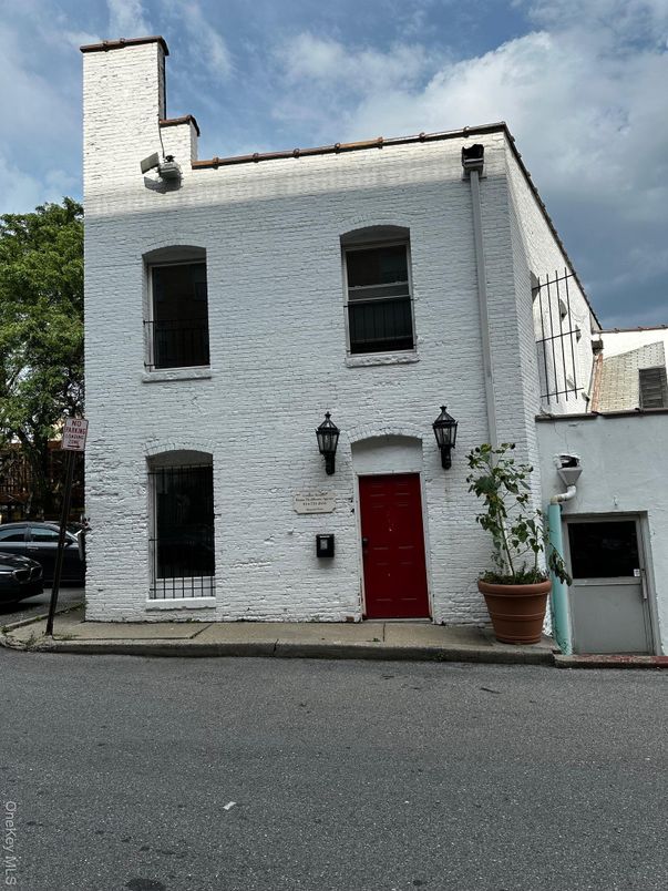 Exterior, Facade, Spanish Mediterranean