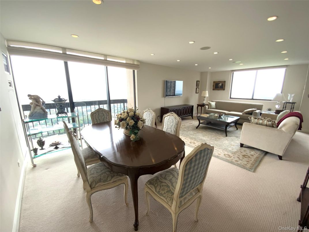 Dining room, Interior, Living room, Recessed Lighting