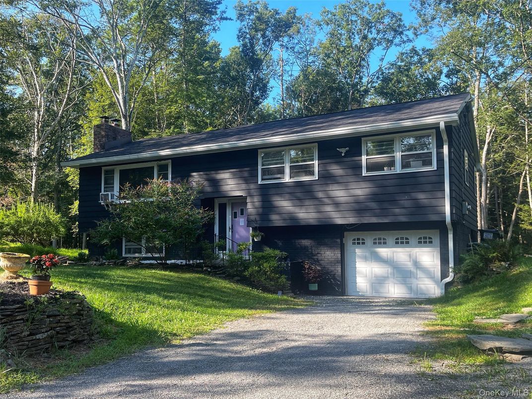 Attached, Exterior, Facade, Raised Ranch