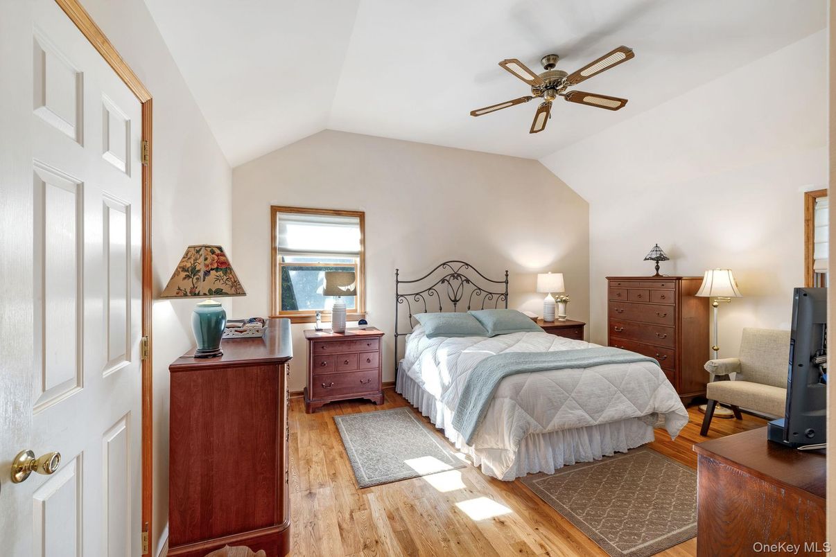 Bedroom, Interior, Water, Wood Texture Flooring