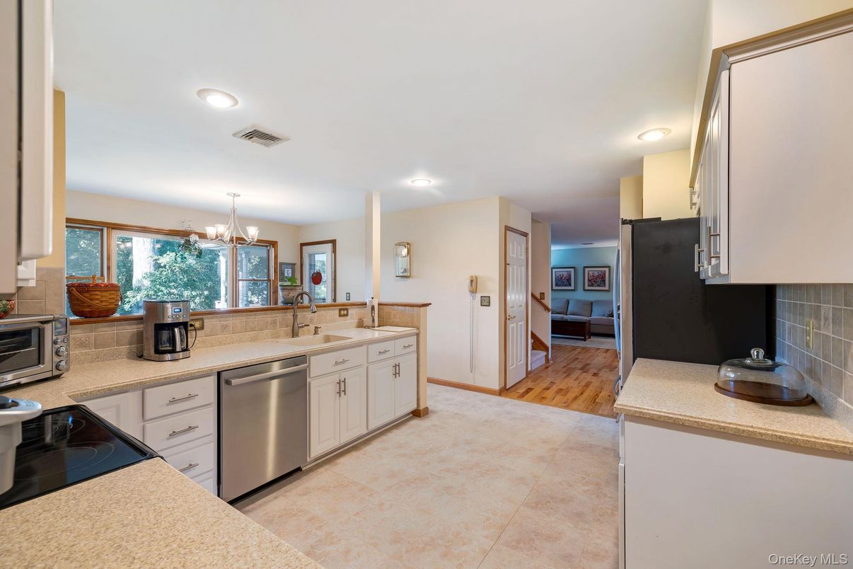 Chandelier, Interior, Kitchen, Recessed Lighting, Wood Texture Flooring
