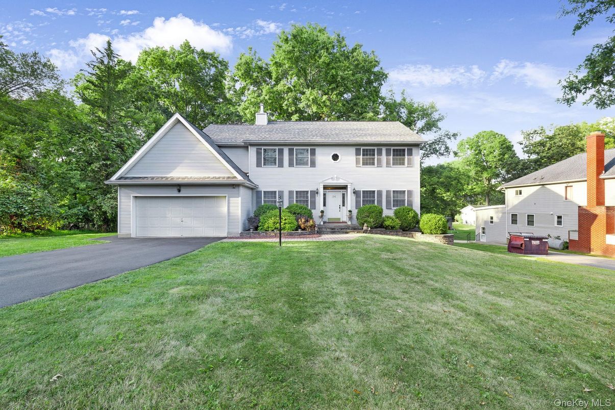 Attached, Backyard, Exterior, Facade, Georgian