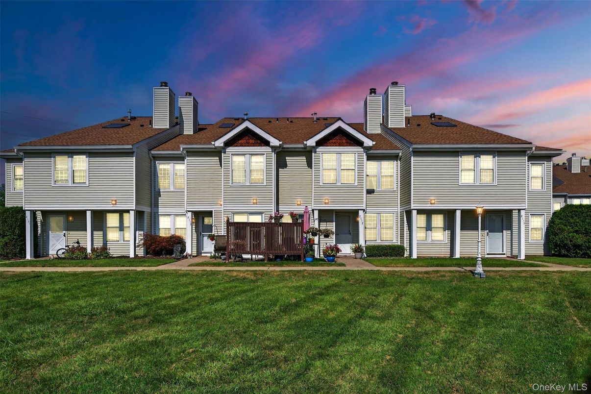 Attached, Backyard, Exterior, Facade, Rowhouse