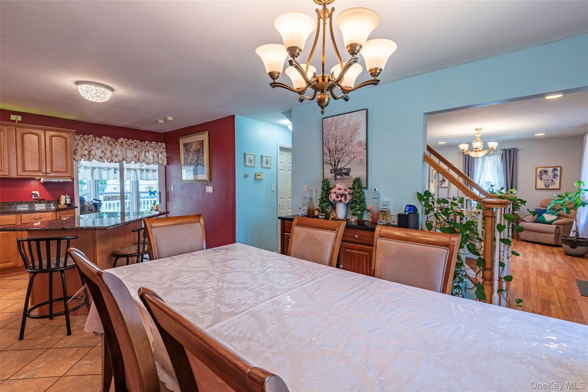 Chandelier, Dining room, Interior, Kitchen, Recessed Lighting, Wood Texture Flooring