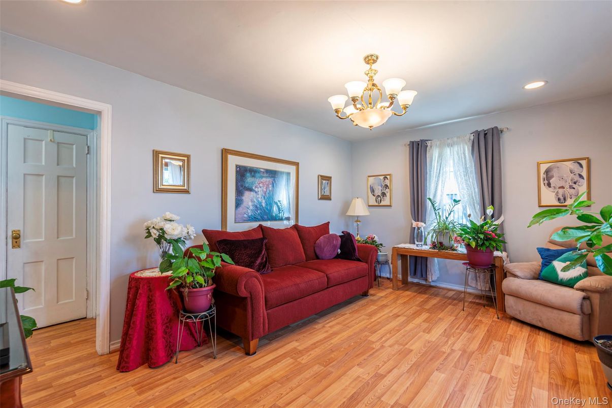 Chandelier, Interior, Living room, Recessed Lighting, Wood Texture Flooring