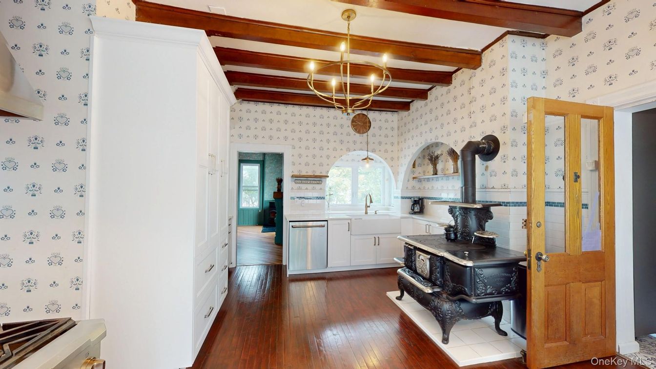 Chandelier, Interior, Kitchen, Pendant Lights, Wooden Beams, Wood Texture Flooring