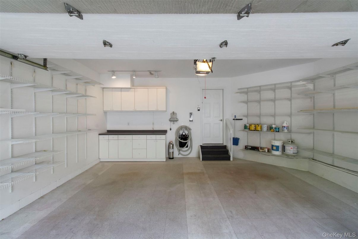 Garage, Interior, Washer