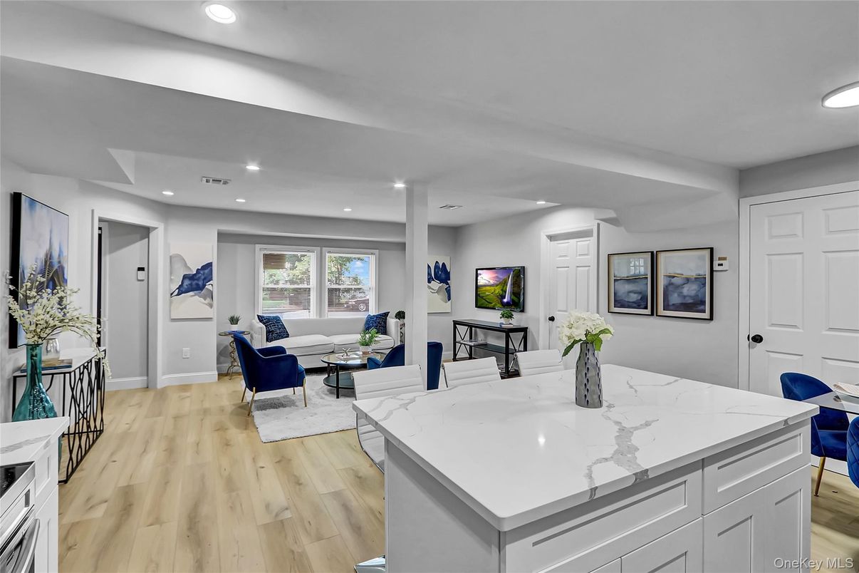 Dining room, Interior, Living room, Recessed Lighting, Wood Texture Flooring