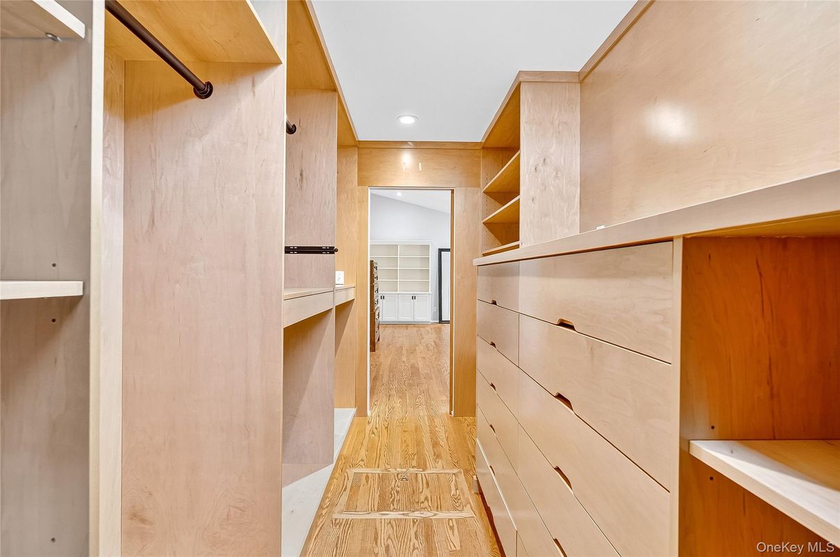 Interior, Recessed Lighting, Walk-in Closets, Wood Texture Flooring