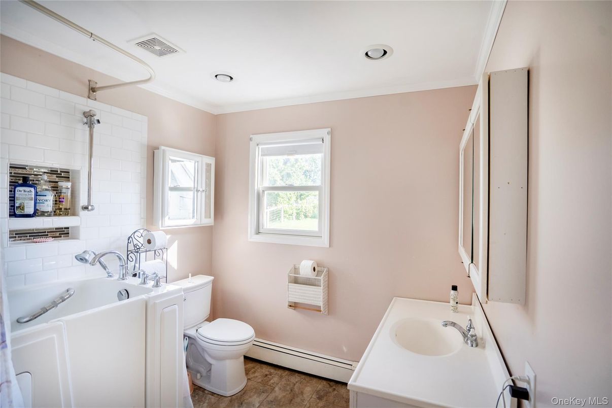 Bathroom, Interior, Recessed Lighting