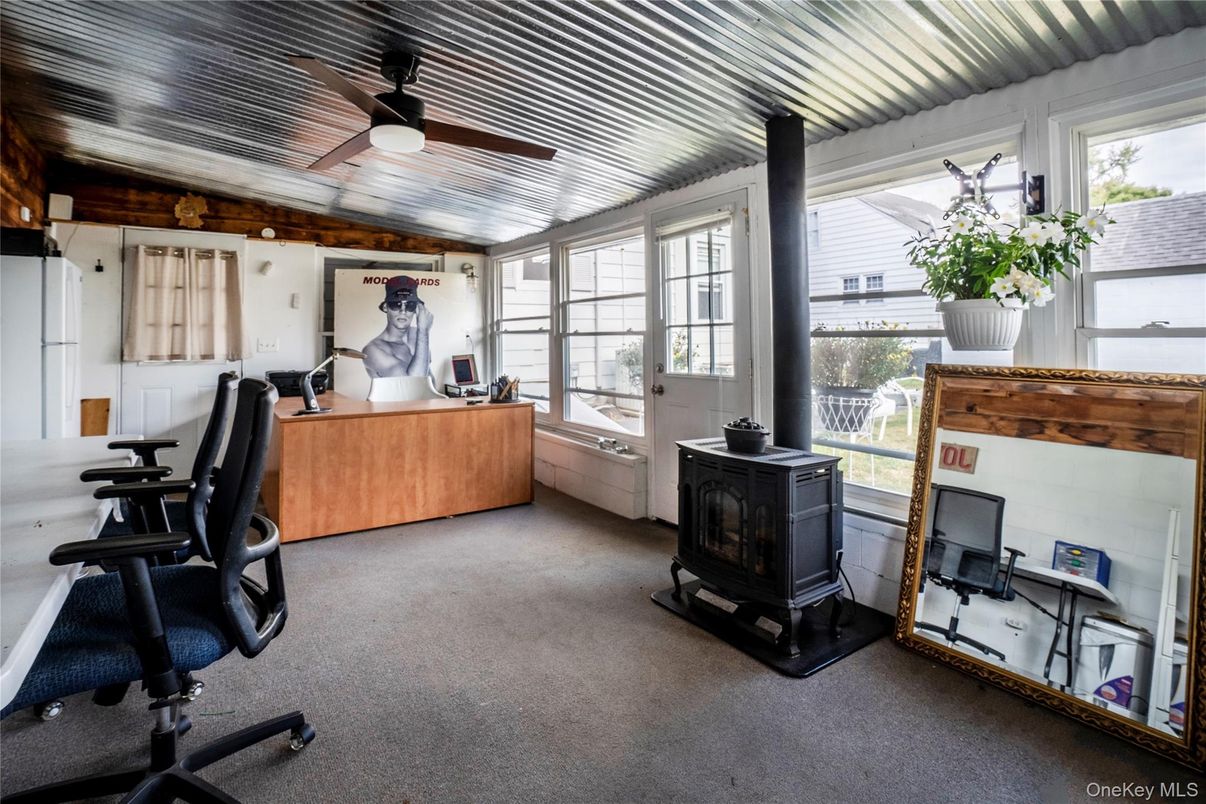 Home Office, Interior