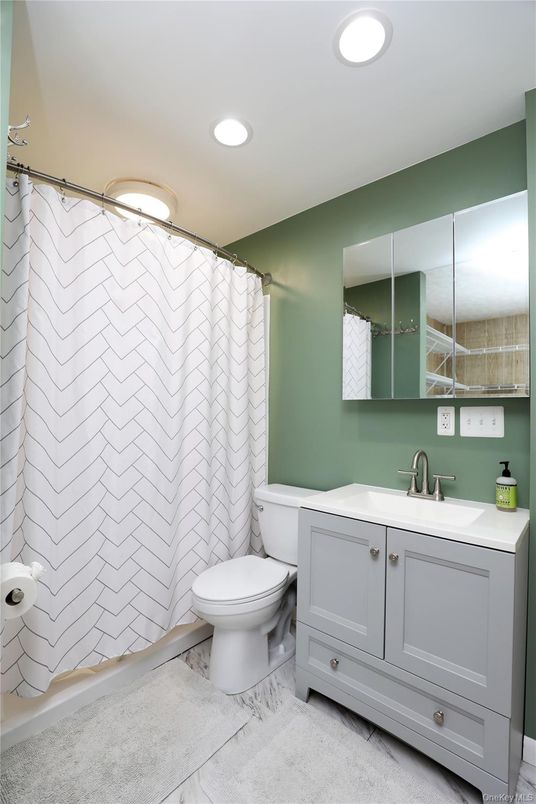Bathroom, Interior, Recessed Lighting