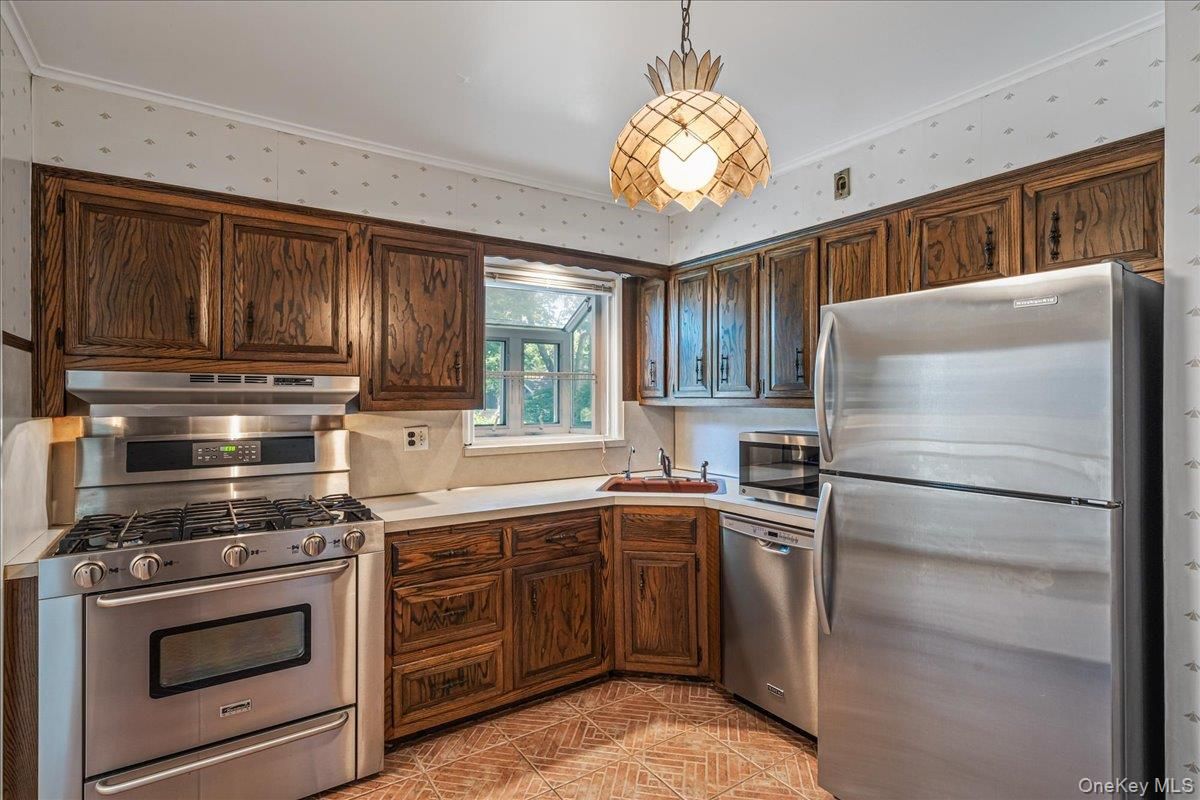 Interior, Kitchen, Stainless Steel Appliances