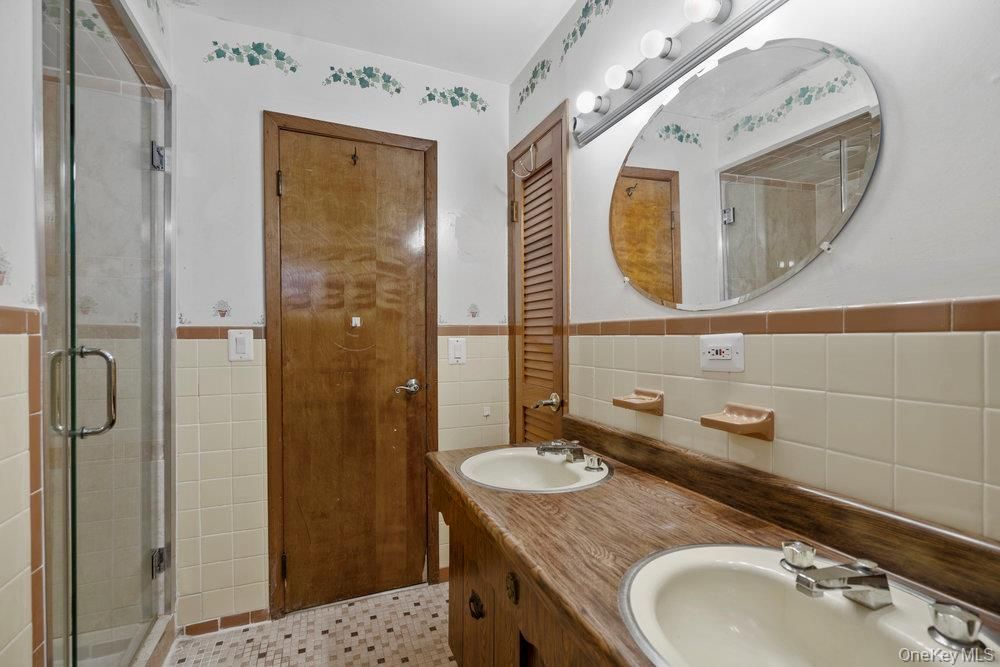 Bathroom, Dual Sink Vanities, Glass Shower, Interior
