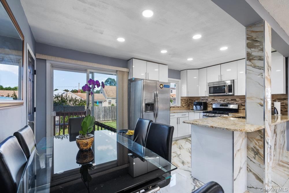 Dining room, Interior, Kitchen, Marble, Recessed Lighting, Stainless Steel Appliances