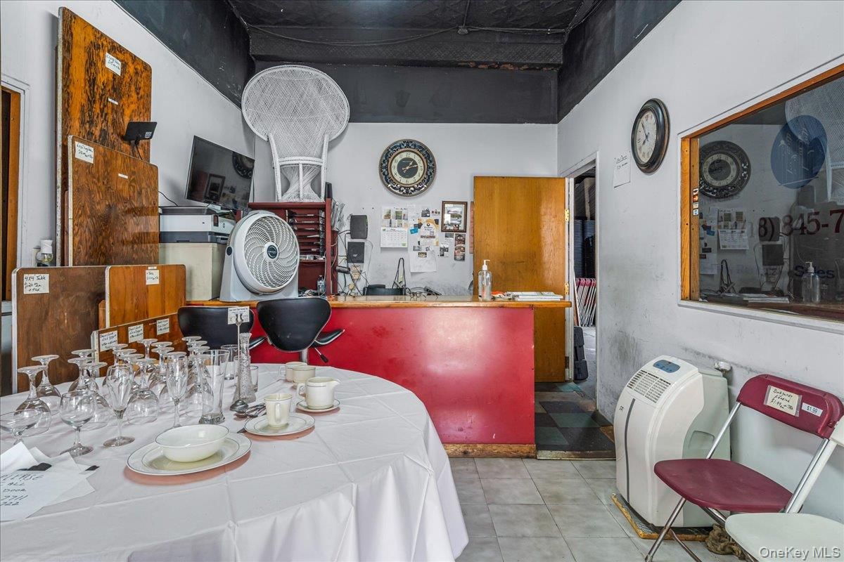 Dining room, Interior