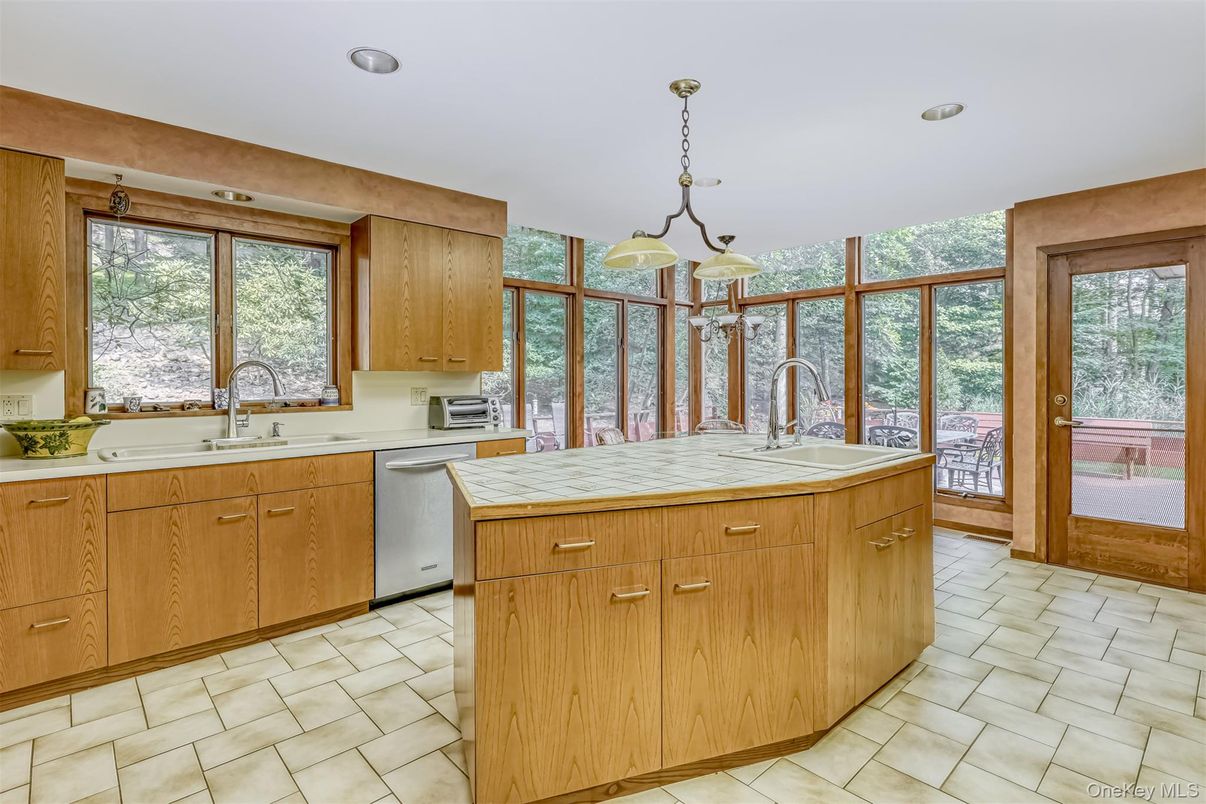Interior, Kitchen, Pendant Lights, Recessed Lighting, Stainless Steel Appliances