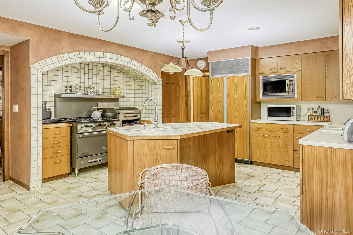 Interior, Kitchen, Recessed Lighting, Stainless Steel Appliances, Tile Countertops