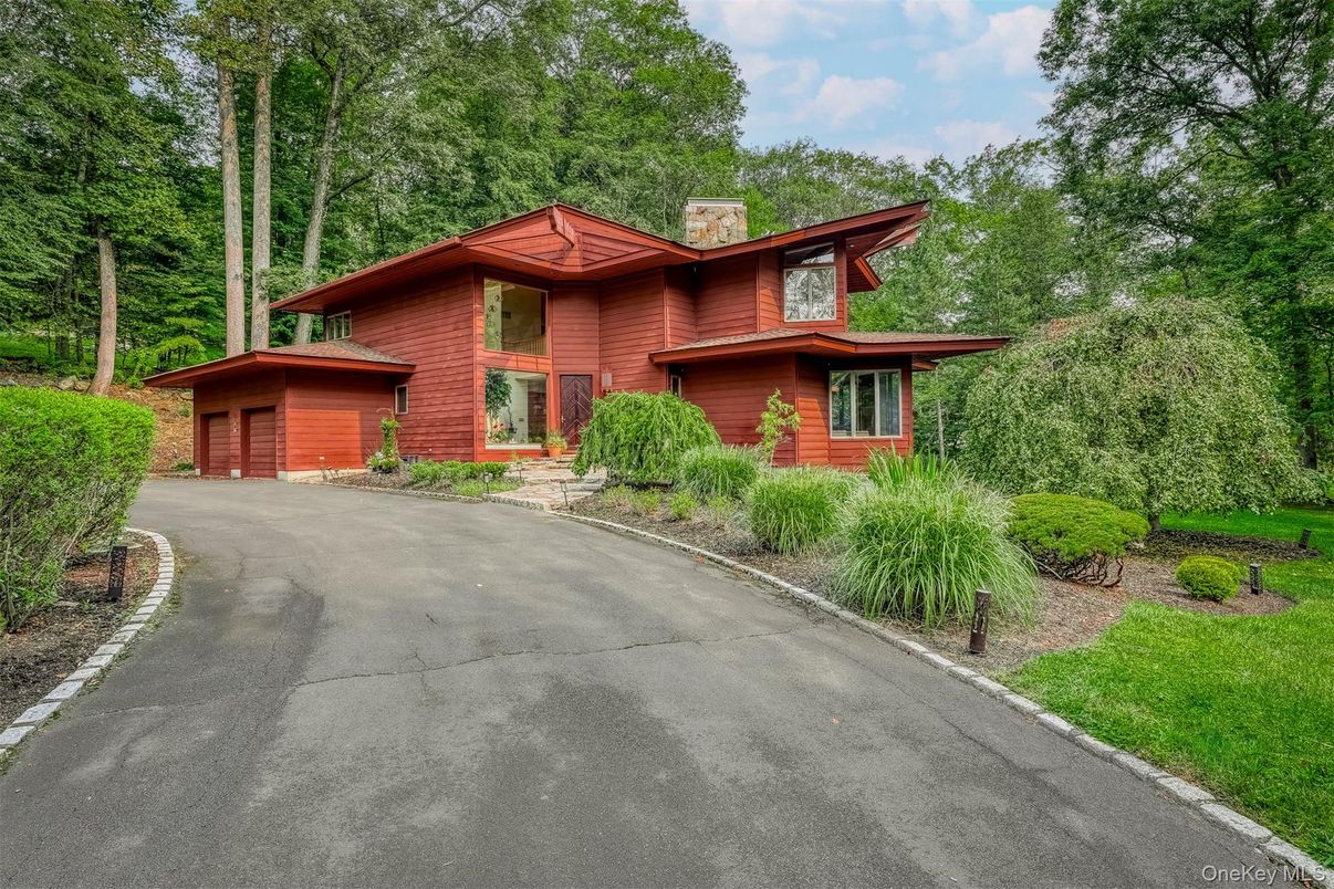 Attached, Exterior, Facade, Log Home