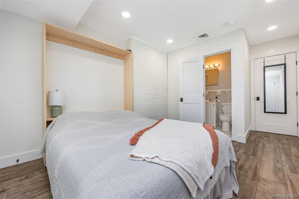 Bathroom, Bedroom, Interior, Recessed Lighting, Wood Texture Flooring