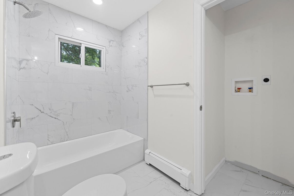 Bathroom, Interior, Marble, Marble Walls, Recessed Lighting