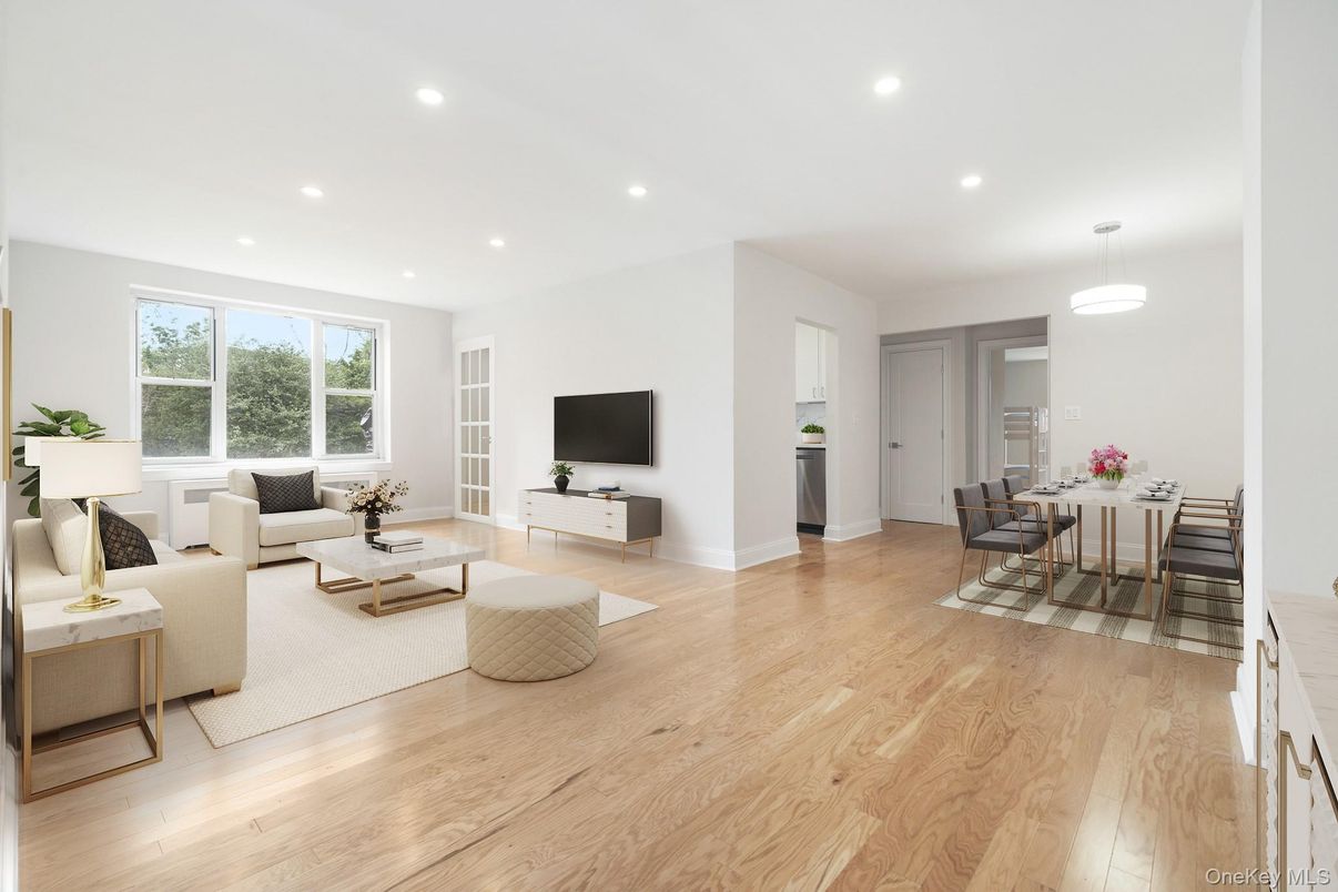 Dining room, Interior, Living room, Pendant Lights, Recessed Lighting, Wood Texture Flooring