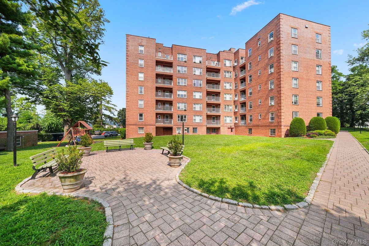 Backyard, Exterior, Facade, Playground, Condo Building