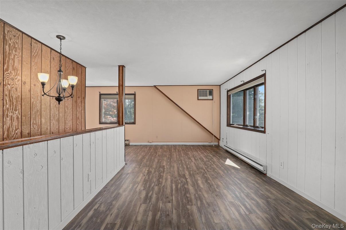 Empty room, Interior, Pendant Lights, Wood Texture Flooring, Wooden Walls