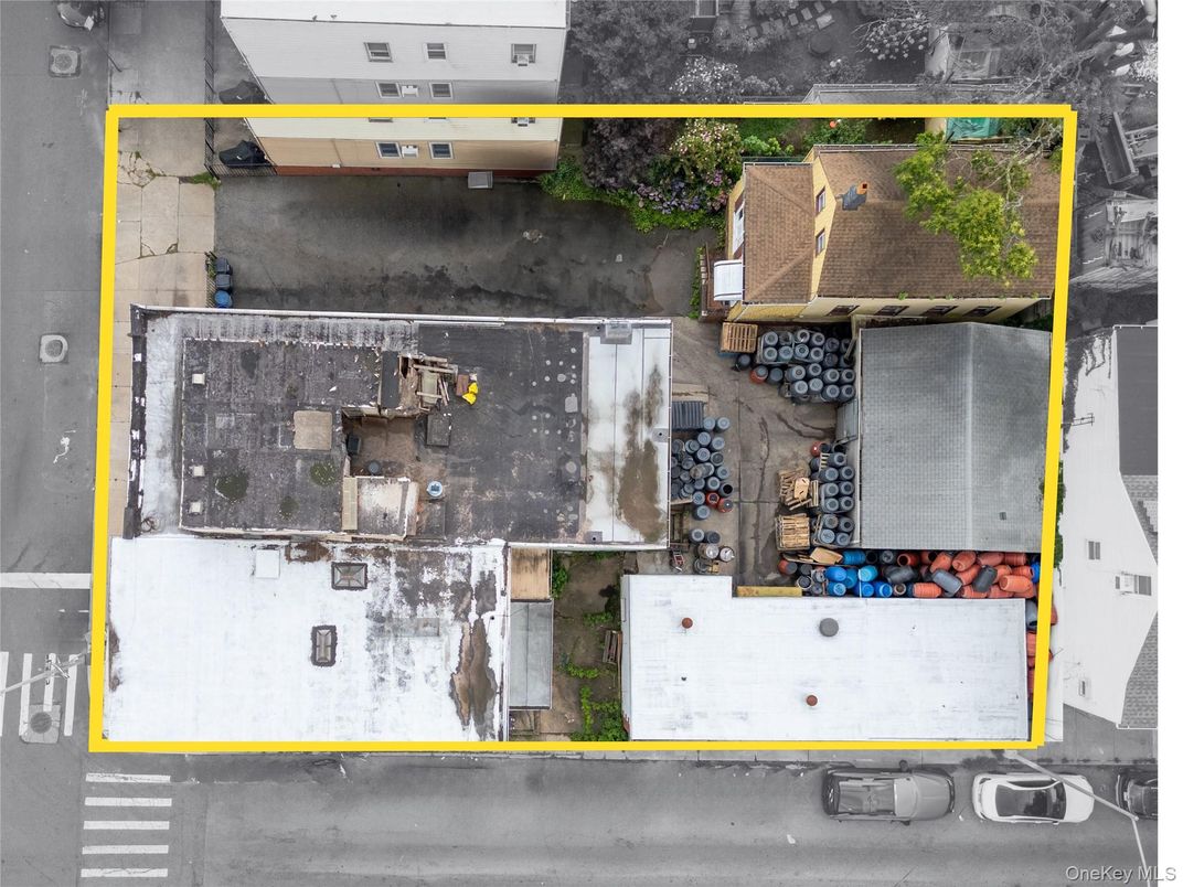 Exterior, Drone