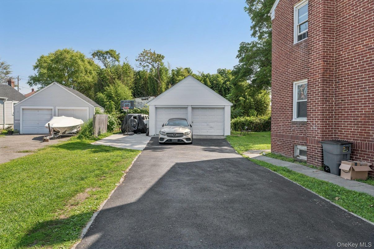 Detached Garage, Exterior