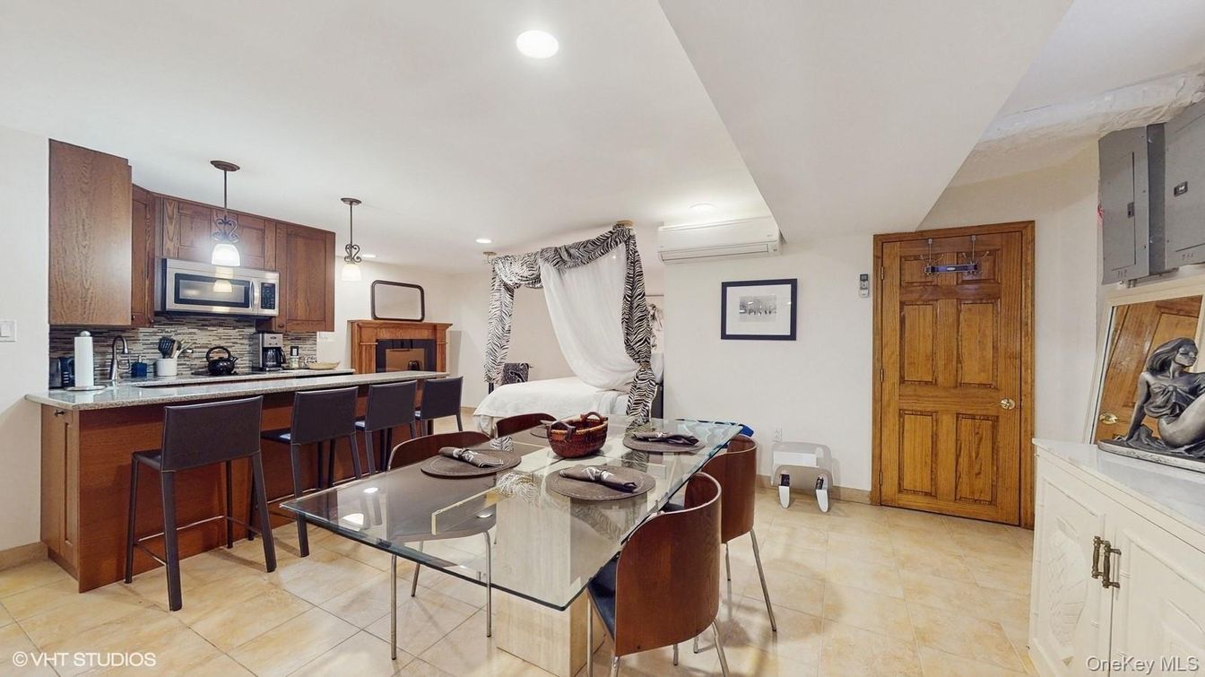 Dining room, Interior, Kitchen, Pendant Lights, Recessed Lighting