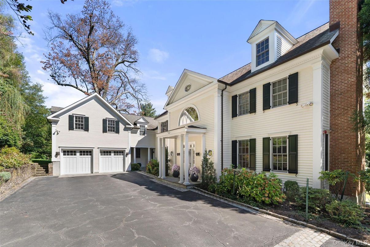 Attached, Exterior, Facade, Brick Facade, Farmhouse