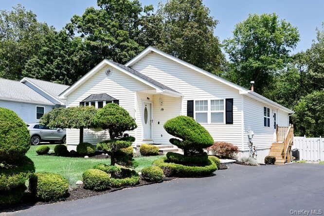 Exterior, Facade, Farmhouse
