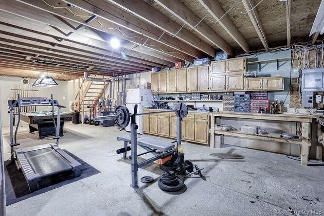Fitness Equipment, Interior, Wooden Beams