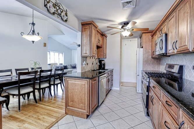 Dining room, Interior, Kitchen, Pendant Lights, Wood Texture Flooring