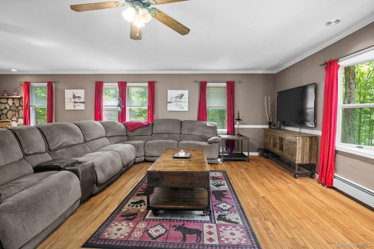 Interior, Living room, Recessed Lighting, Wood Texture Flooring