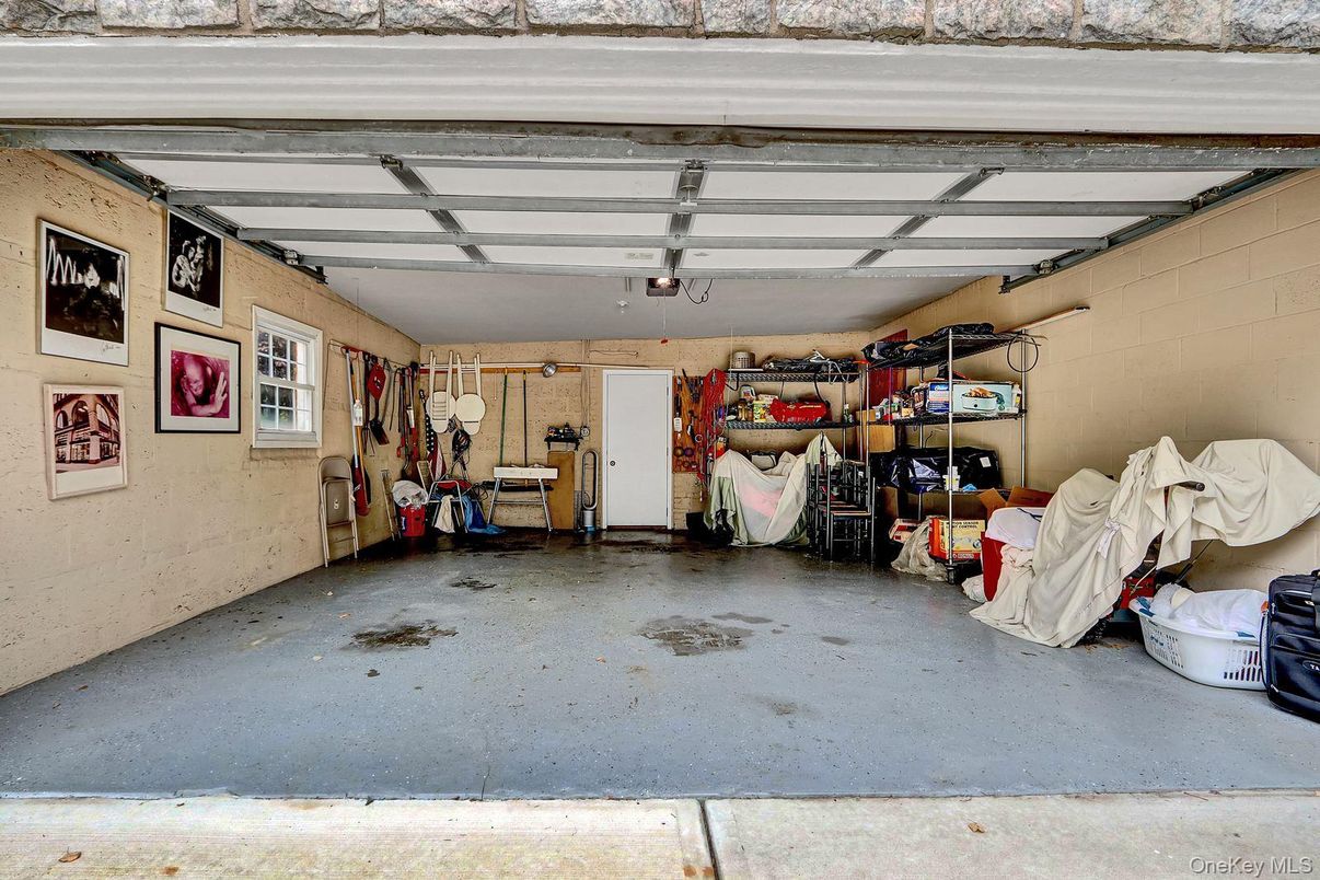 Garage, Interior