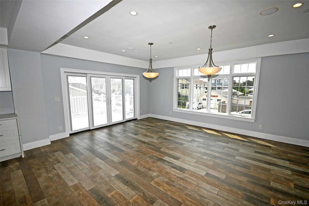 Empty room, Interior, Pendant Lights, Recessed Lighting, Wood Texture Flooring